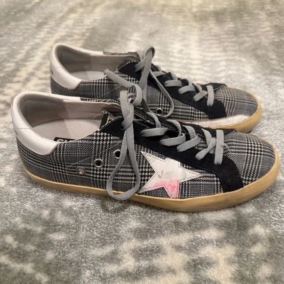 Gingham Plaid Golden Goose with Pink Floral Star - Picture 1 of 6